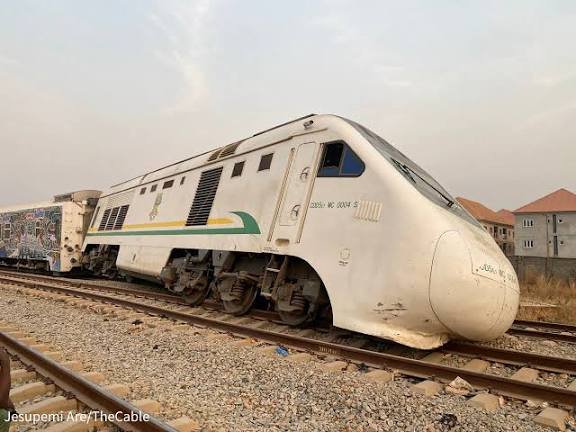 Train derails three days after resumption of operations