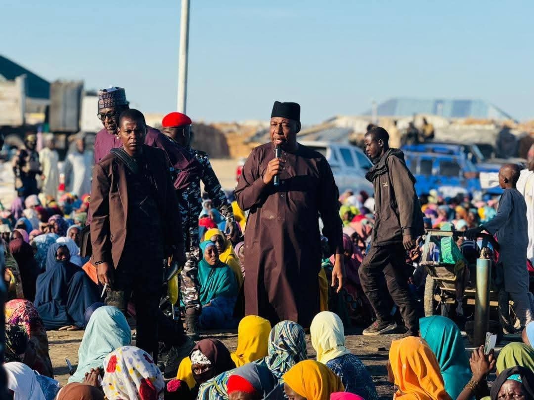 Zulum Donates Cash, Food To 4,000 Households In Malam Fatori